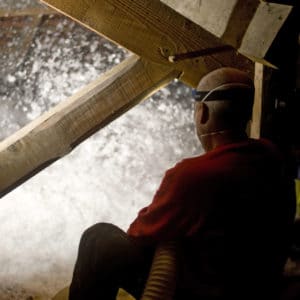 isolation des combles perdus par soufflage ouvrier en ardennes moselle marne nord